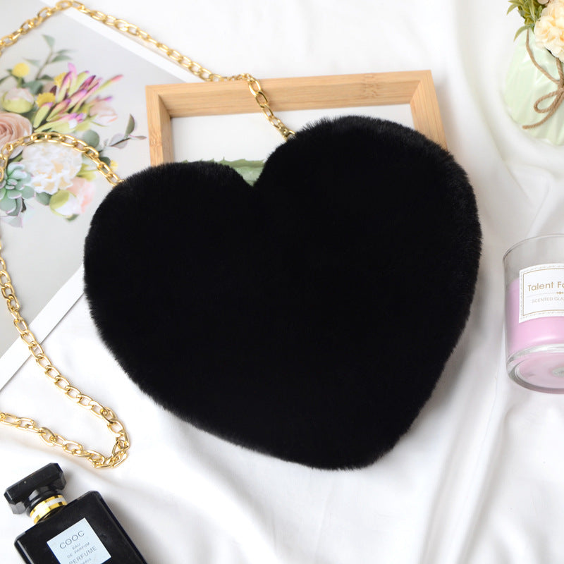 Heart-shaped chain bag