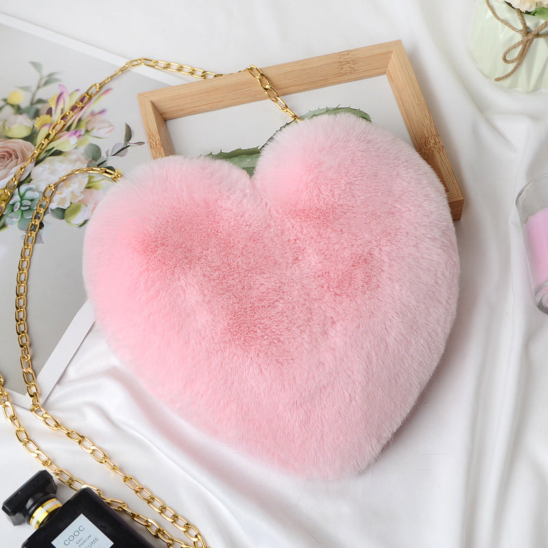 Heart-shaped chain bag