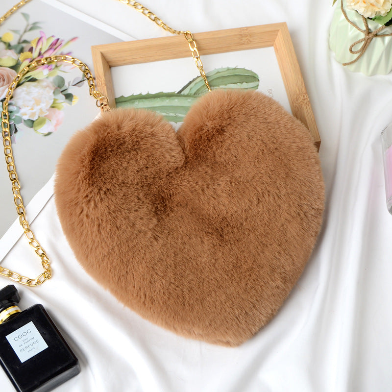 Heart-shaped chain bag