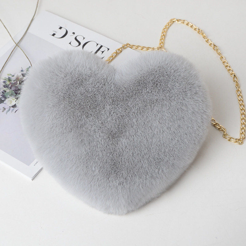 Heart-shaped chain bag